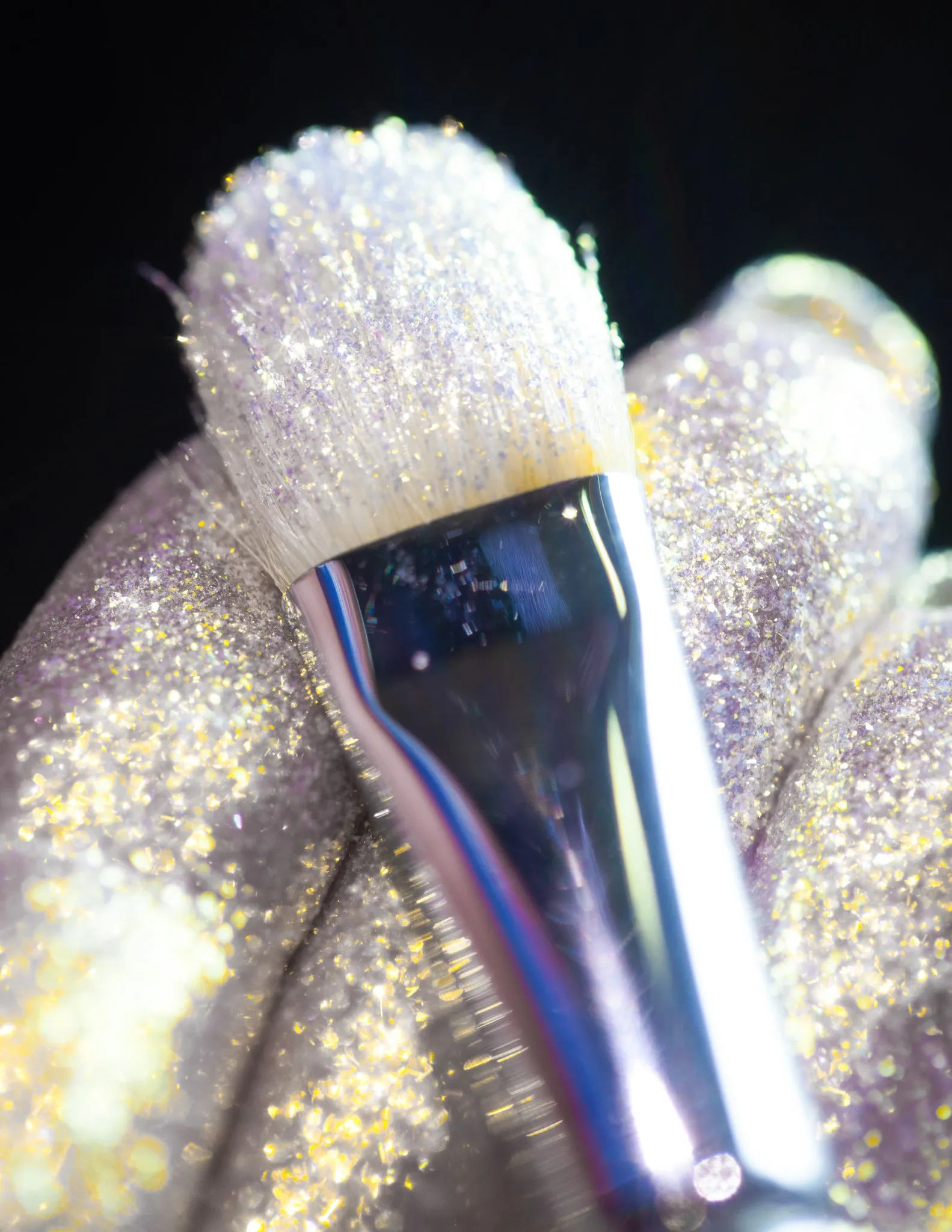 #25 White Gold Eyeshadow Glitter