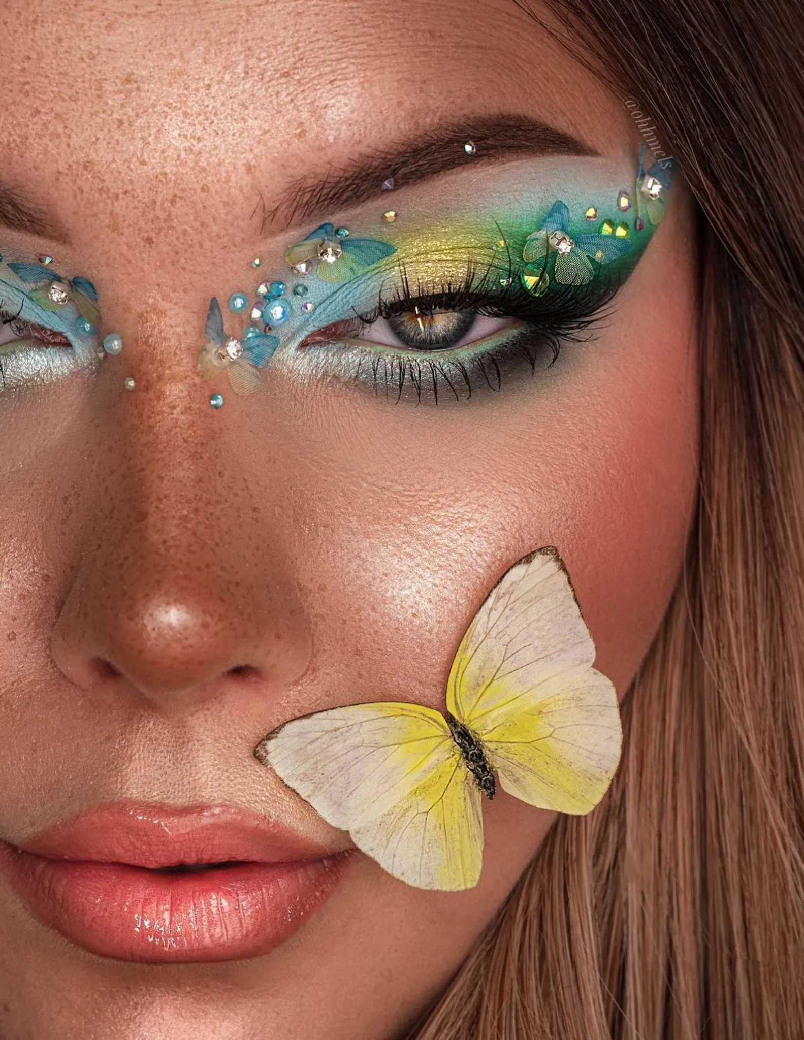 #25 White Gold Eyeshadow Glitter
