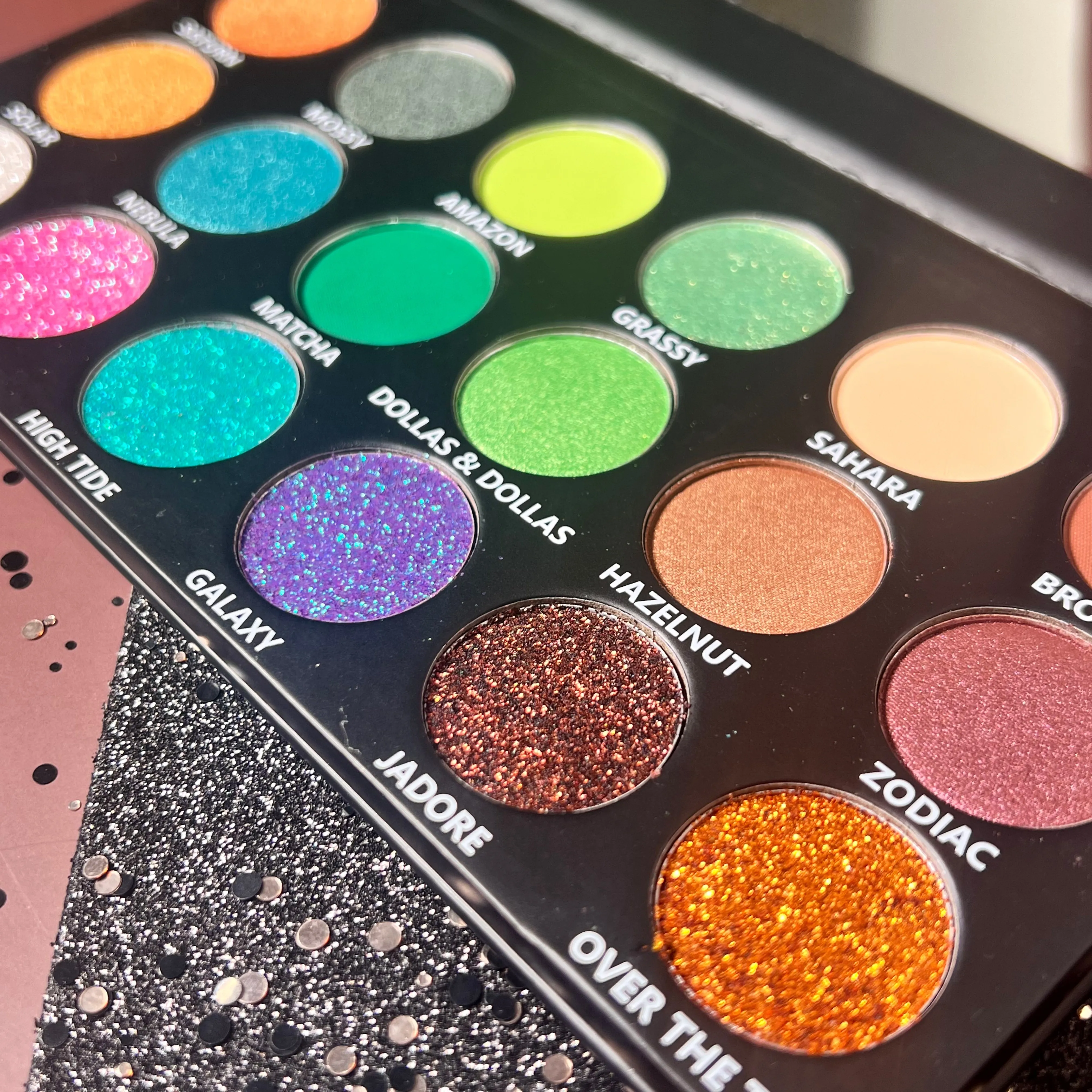 J’adore Collection Earth Moon and Stars Eye Palette