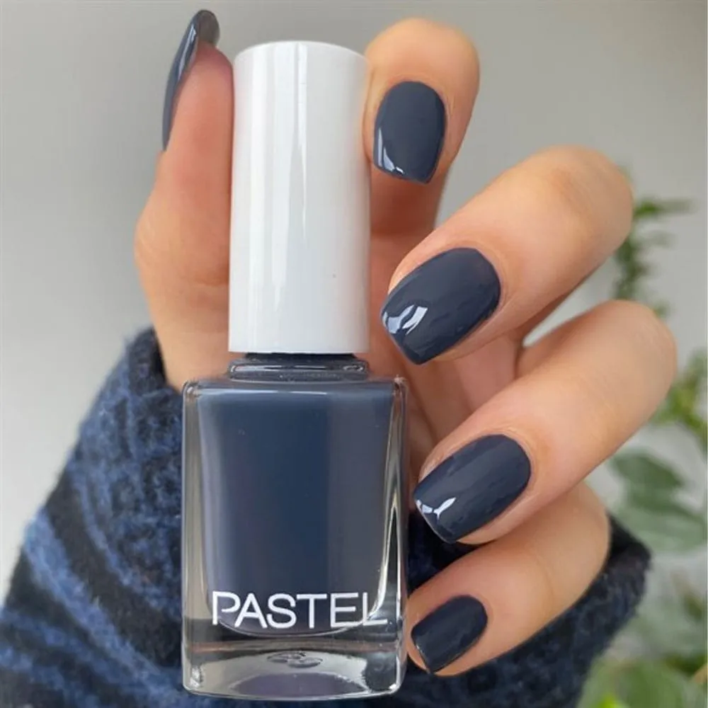 Pastel nail polish - 13